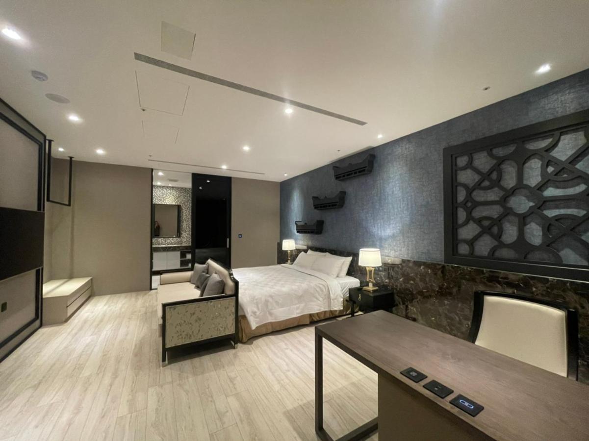 Motel Lin Taichung Esterno foto
