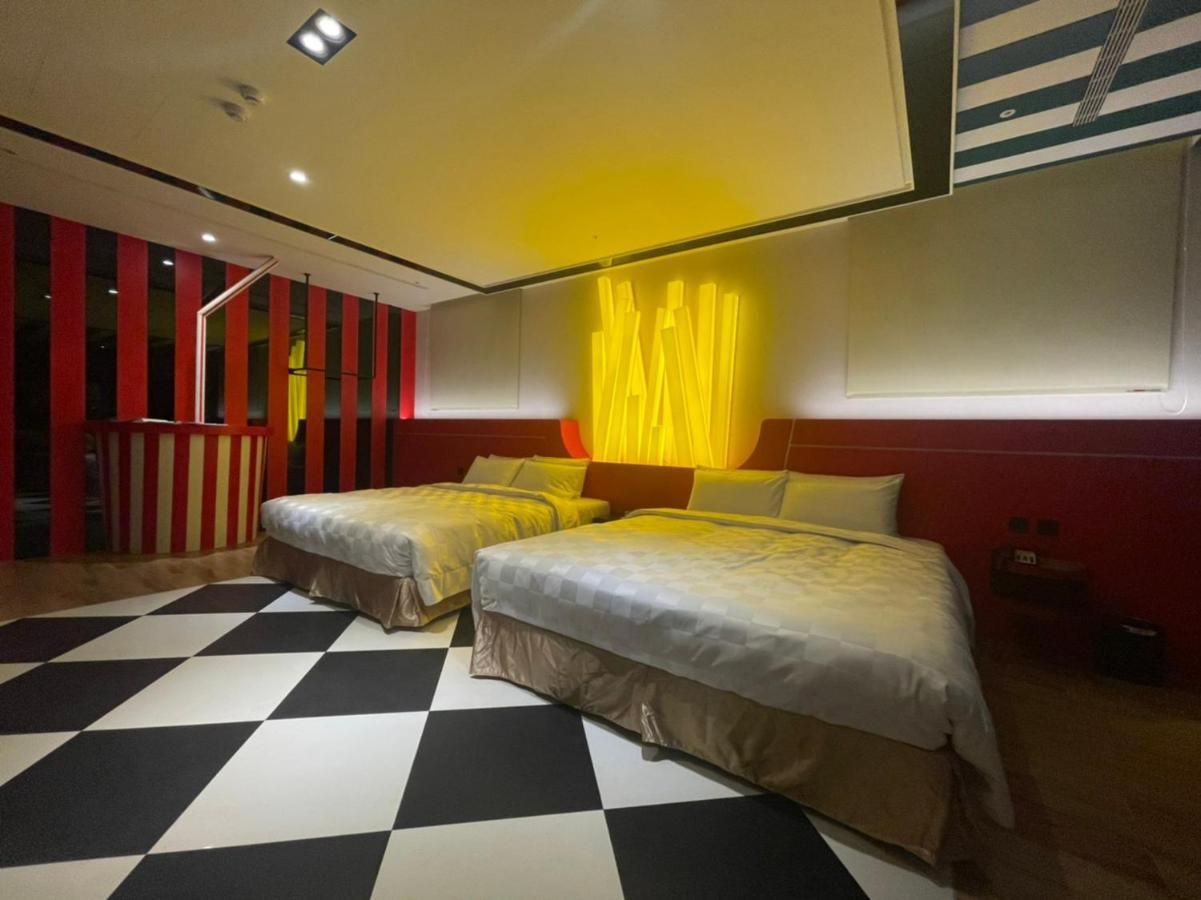 Motel Lin Taichung Esterno foto