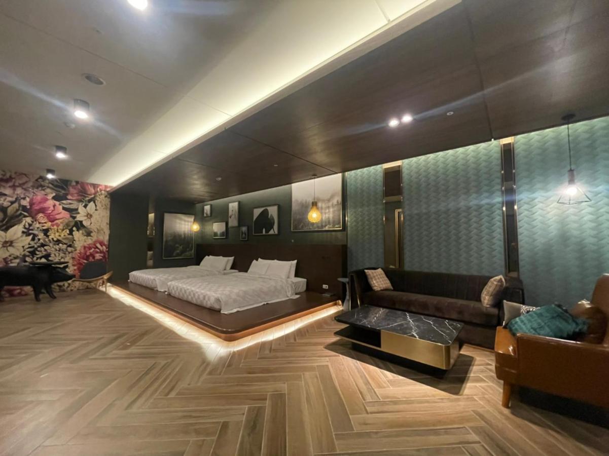 Motel Lin Taichung Esterno foto